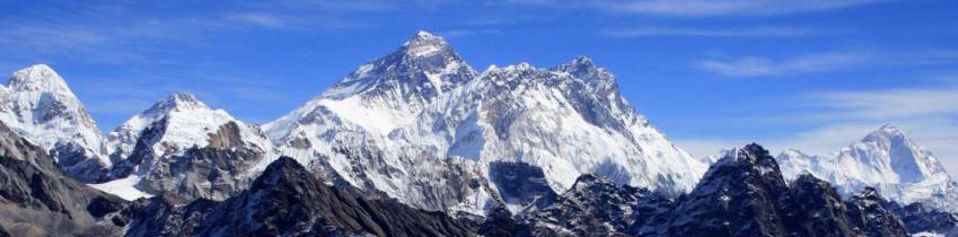 Renjo La Pass Everest and Gokyo Lake.jpg